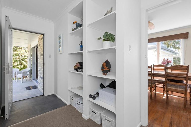 Photo of property in 1030 Grove Road, Mayfair, Hastings, 4122