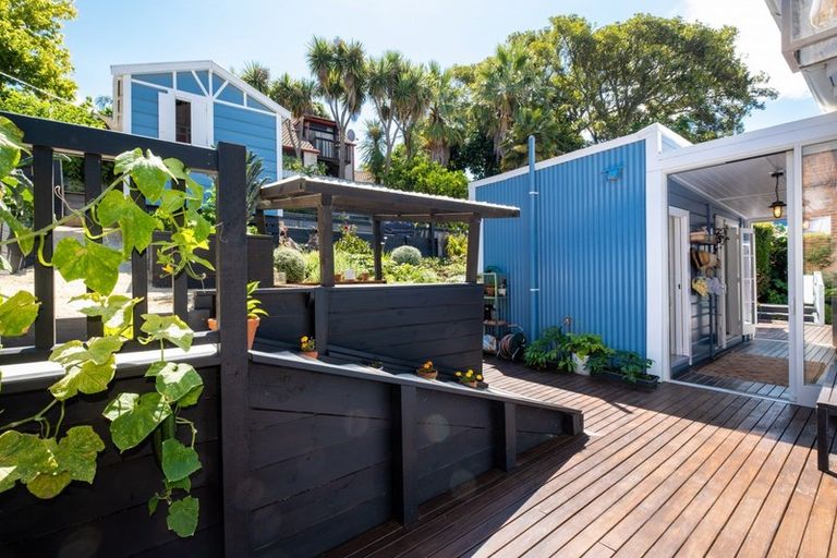 Photo of property in 8 Burns Road, Hospital Hill, Napier, 4110