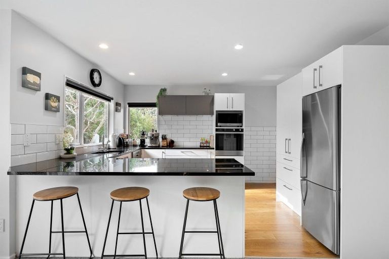 Photo of property in 20 Longmont Terrace, Churton Park, Wellington, 6037