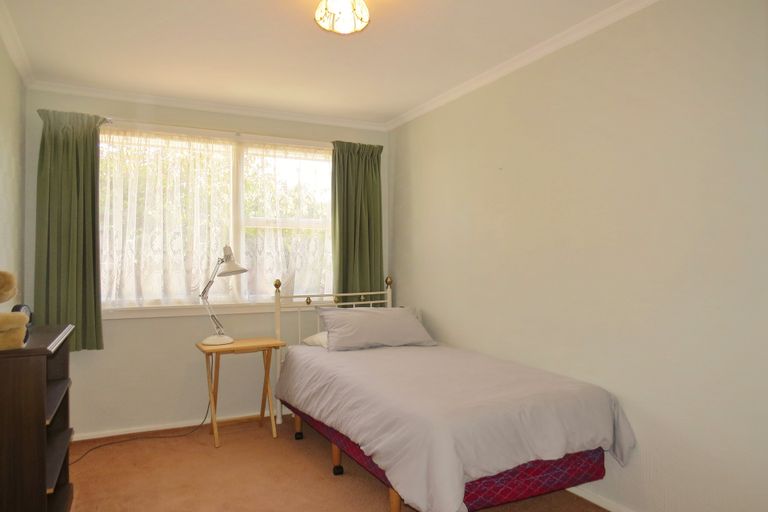 Photo of property in 26 Denise Crescent, Hornby, Christchurch, 8042