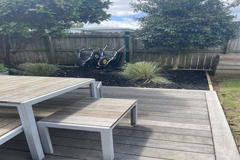 Photo of property in 2/45 Willis Road, Papakura, 2110