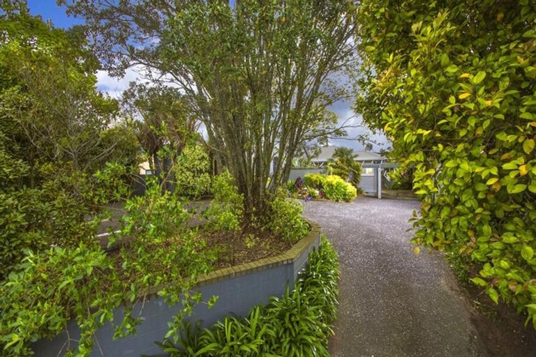 Photo of property in 109a Mokoia Road, Birkenhead, Auckland, 0626