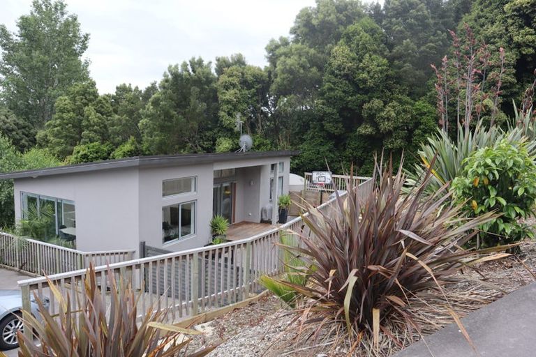 Photo of property in 73 Warman Road, Okura, Auckland, 0792