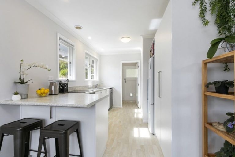 Photo of property in 15 Peel Place, Wainuiomata, Lower Hutt, 5014