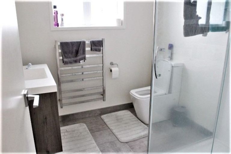 Photo of property in 11 Quibray Place, Botany Downs, Auckland, 2010