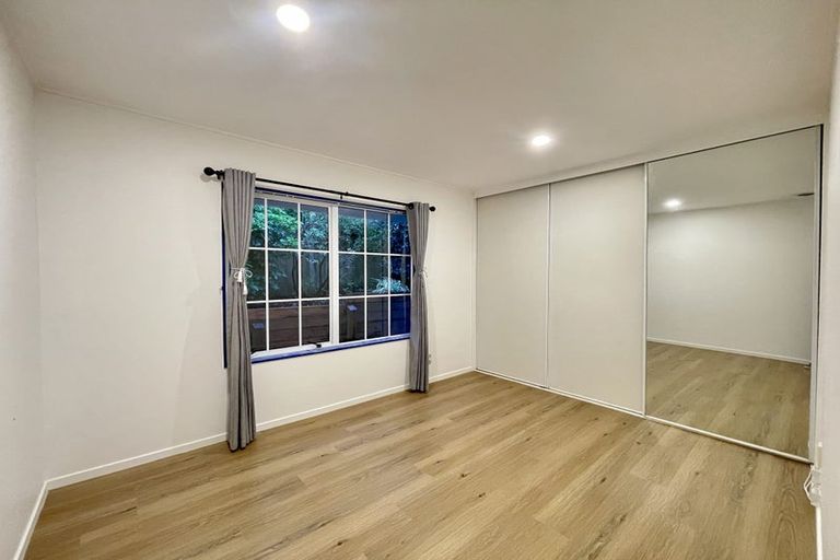 Photo of property in 12 Manu Place, Pinehill, Auckland, 0632