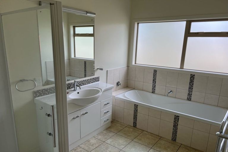 Photo of property in 18 Pukemere Way, Pukerua Bay, 5026