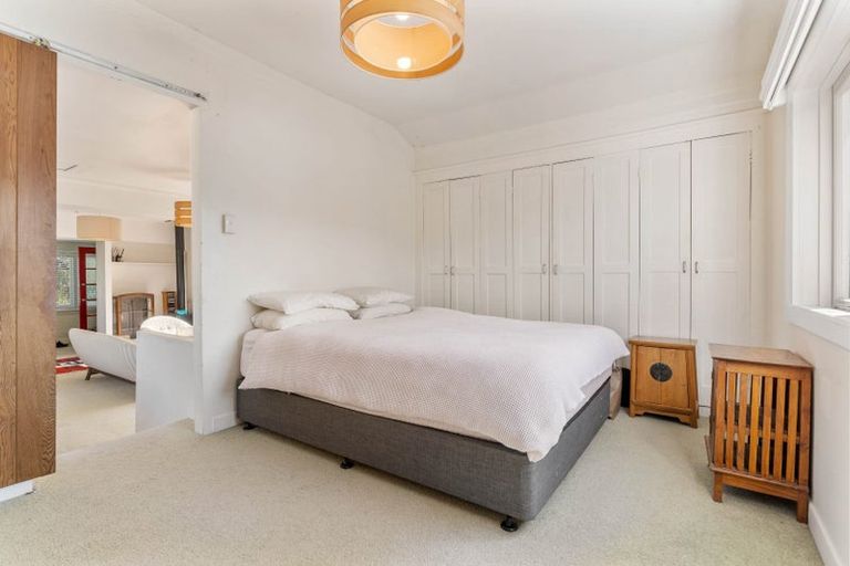 Photo of property in 1/20 Harrybrook Road, Green Bay, Auckland, 0604