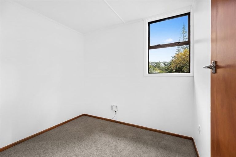 Photo of property in 70 Mana View Road, Paremata, Porirua, 5026