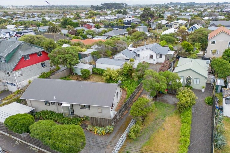 Photo of property in 2/6 Drake Street, New Brighton, Christchurch, 8061