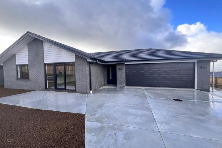 Photo of property in 16 Bathurst Crescent, Pokeno, 2402