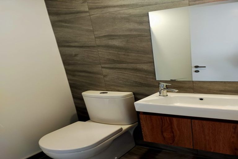 Photo of property in 16 Fairfield Avenue, Addington, Christchurch, 8024