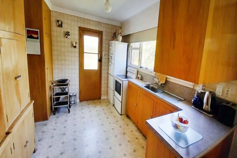 Photo of property in 1 Morton Street, Tuatapere, 9620