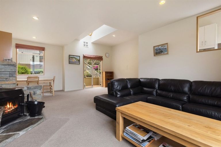 Photo of property in 18 Evergreen Place, Sunshine Bay, Queenstown, 9300