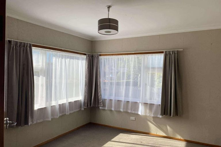 Photo of property in 4 Goodson Place, Hawera, 4610