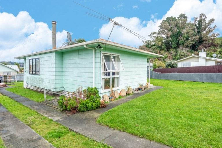 Photo of property in 4 Peter Buck Street, Outer Kaiti, Gisborne, 4010