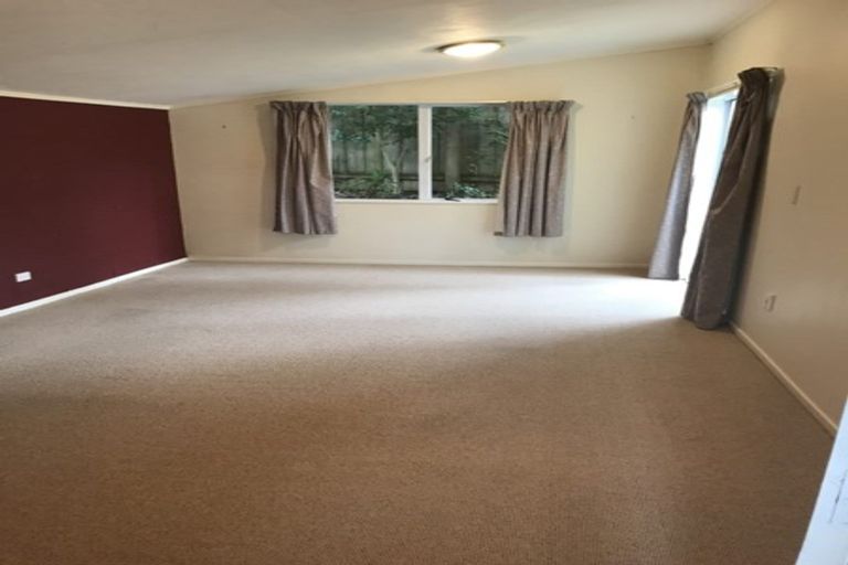 Photo of property in 2/33 Pisces Road, Glen Eden, Auckland, 0602