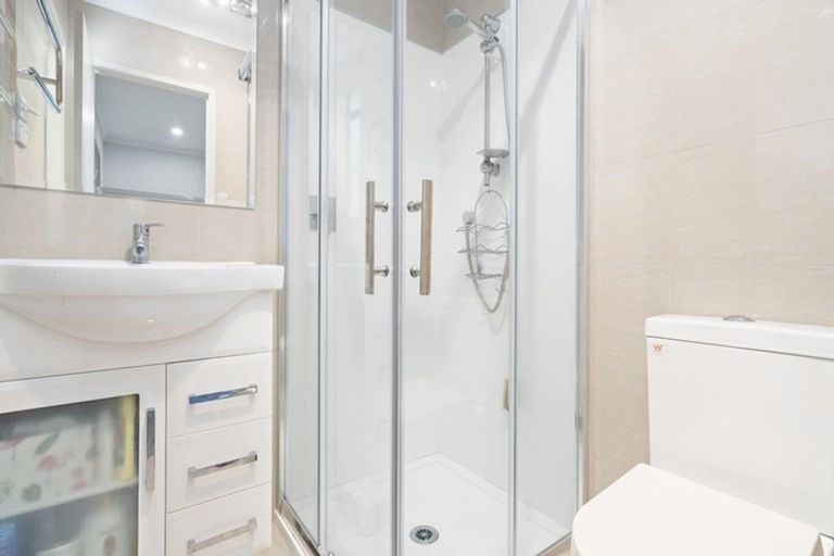 Photo of property in 12a Frederick Place, Whalers Gate, New Plymouth, 4310