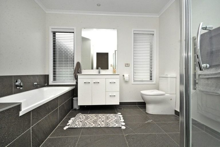 Photo of property in 31 Onekiritea Road, Hobsonville, Auckland, 0616