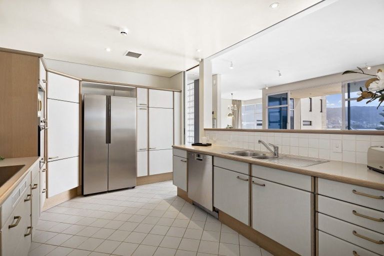 Photo of property in Trieste, 2/346 Oriental Parade, Oriental Bay, Wellington, 6011