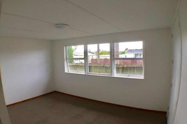 Photo of property in 42 Doment Crescent, Orewa, 0931