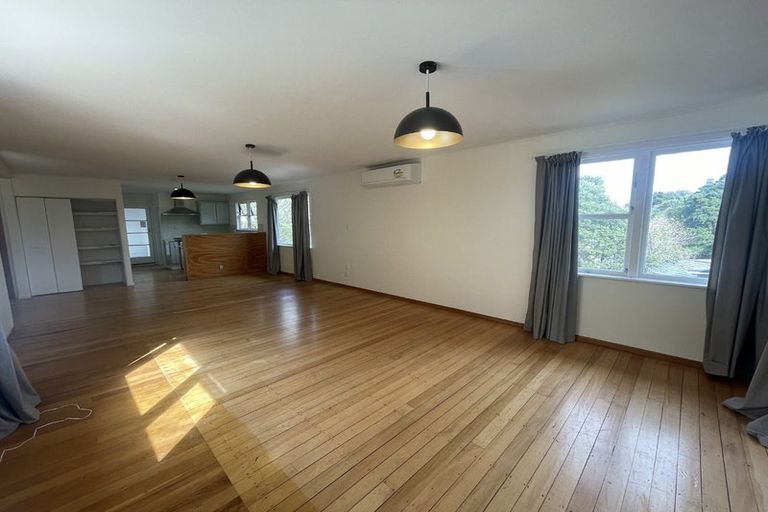 Photo of property in 50 Melrose Road, Island Bay, Wellington, 6023