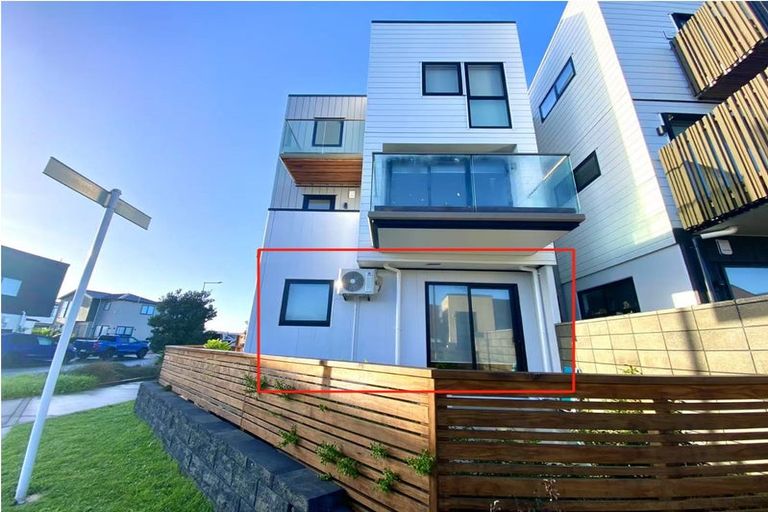 Photo of property in 21 Tahingamanu Road, Hobsonville, Auckland, 0616