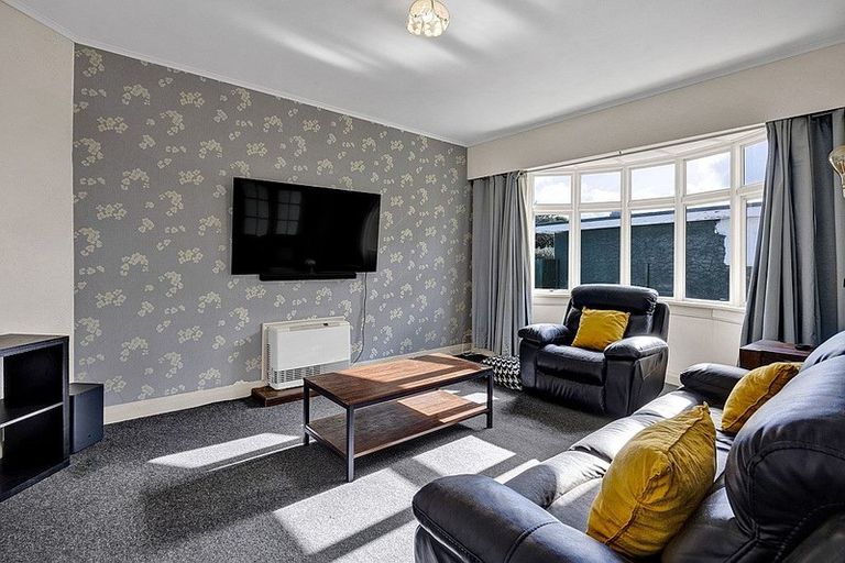 Photo of property in 13 Collins Street, Hawera, 4610