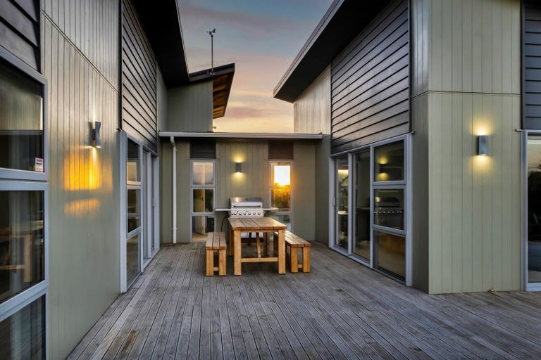 Photo of property in 265 Tai Road, Opunake, 4681