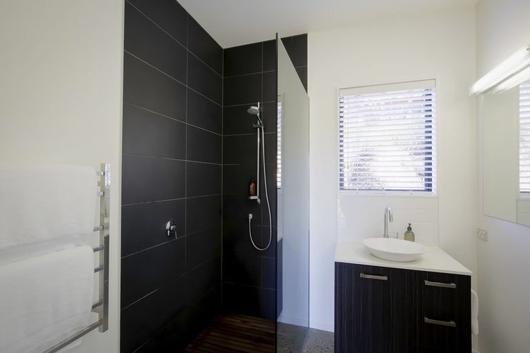 Photo of property in 7 Rabbiters Drive, Jacks Point, Queenstown, 9371