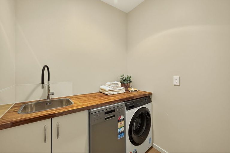 Photo of property in 15 Saint Peters Close, Woolston, Christchurch, 8062