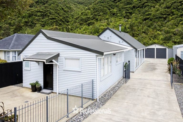 Photo of property in 48 Black Beech Street, Birchville, Upper Hutt, 5018
