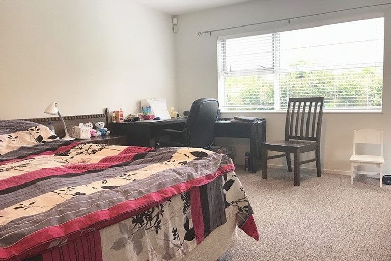 Photo of property in 2 Pickaberry Avenue, Karaka, Papakura, 2113