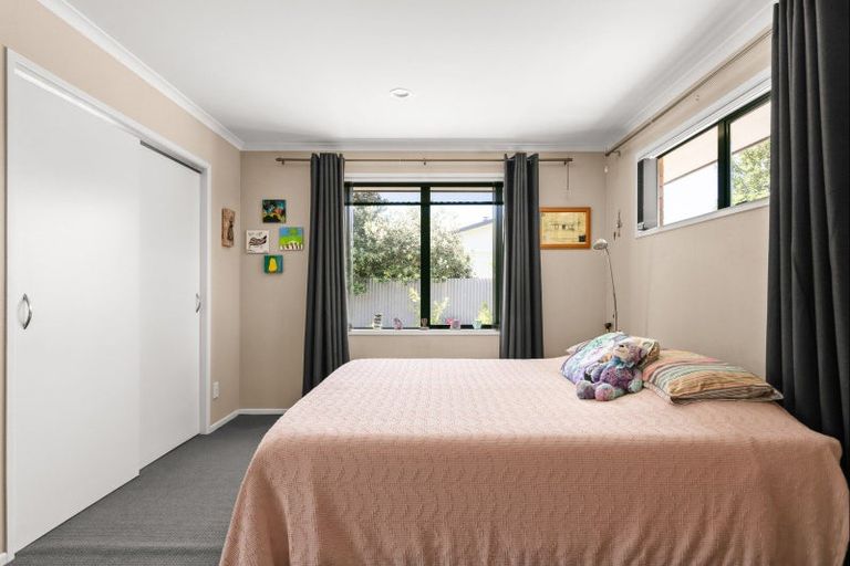 Photo of property in 24 Leon Street, Riverdale, Gisborne, 4010