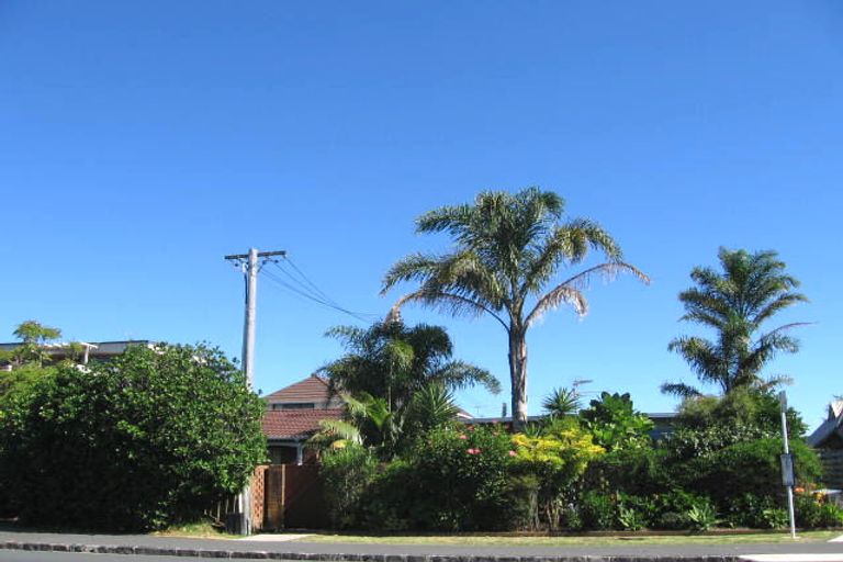 Photo of property in 3/50 Kitchener Road, Milford, Auckland, 0620