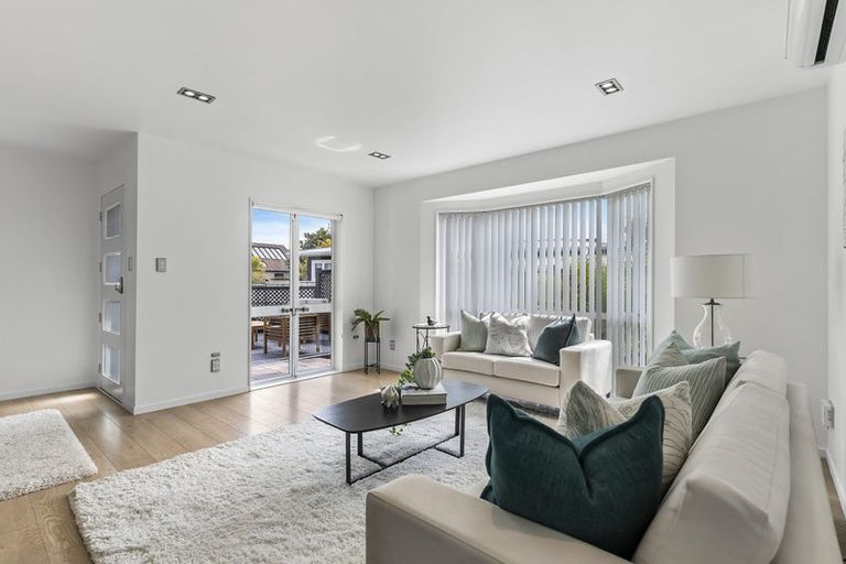 Photo of property in 1/73 Shakespeare Road, Milford, Auckland, 0620