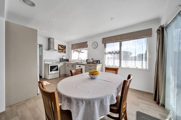 Photo of property in 32 Grey Street, Normanby, Hawera, 4614