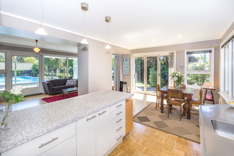 Photo of property in 6 Stanbury Avenue, Somerfield, Christchurch, 8024