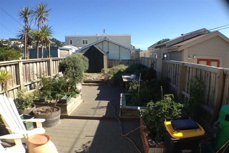 Photo of property in 72 Lyall Parade, Lyall Bay, Wellington, 6022