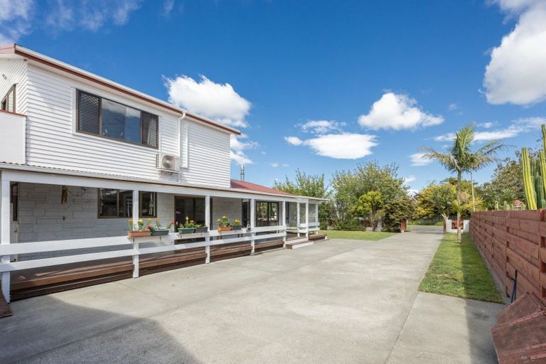 Photo of property in 3 Memorial Park Avenue, Haumoana, 4102