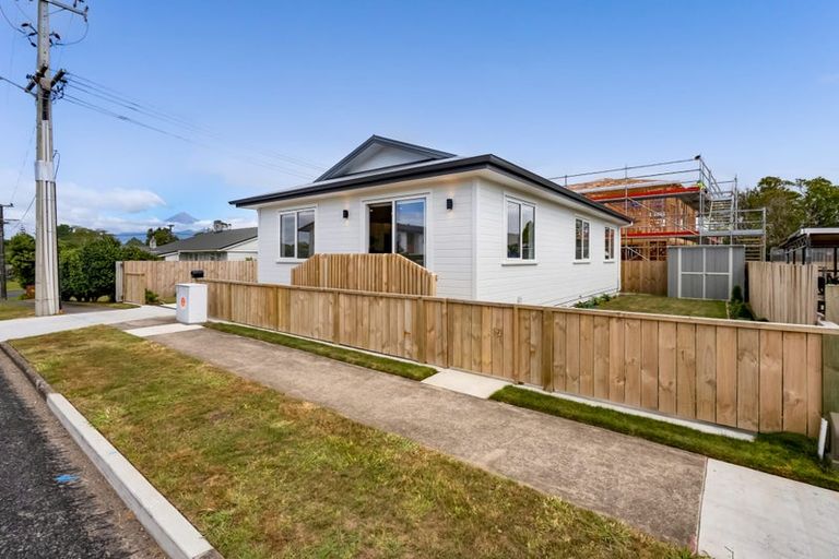Photo of property in 16 Holford Street, Westown, New Plymouth, 4310