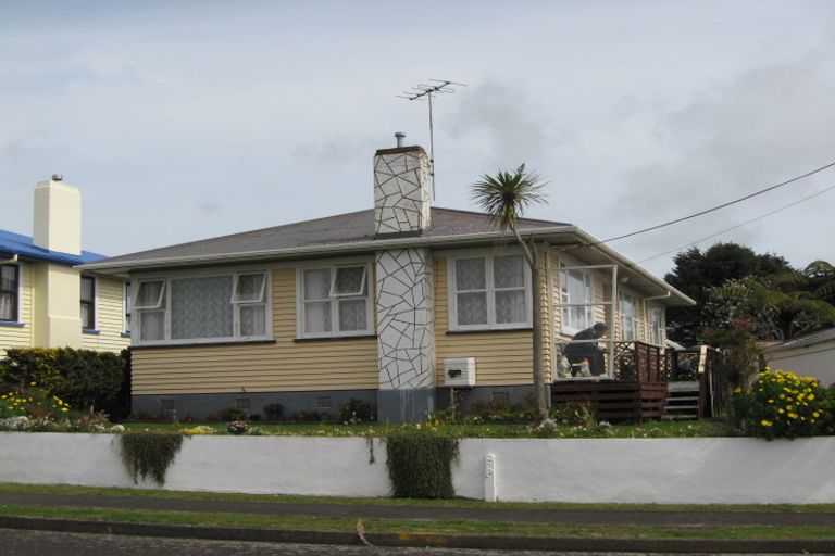 Photo of property in 7 Watene Crescent, Waitara, 4320