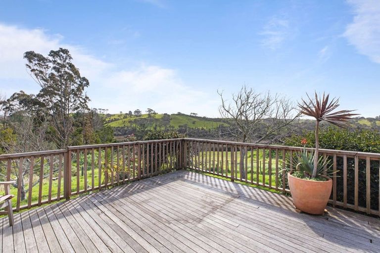 Photo of property in 1175 South Head Road, South Head, Helensville, 0874