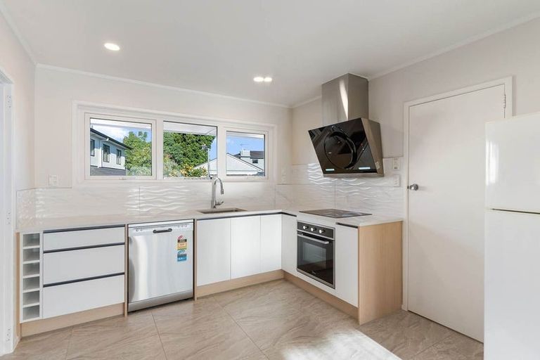 Photo of property in 2/10 Omana Road, Papatoetoe, Auckland, 2025