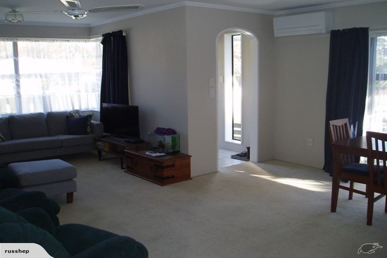 Photo of property in 2/25 Horoeka Street, Stokes Valley, Lower Hutt, 5019