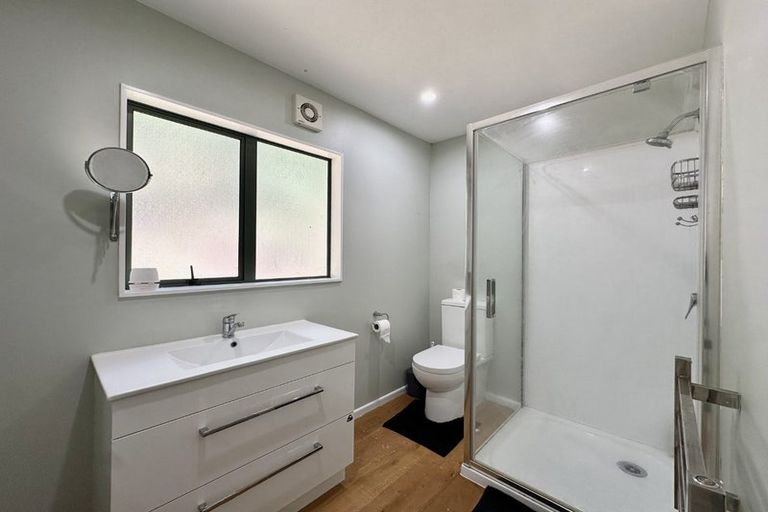 Photo of property in 116 Pinehaven Road, Pinehaven, Upper Hutt, 5019