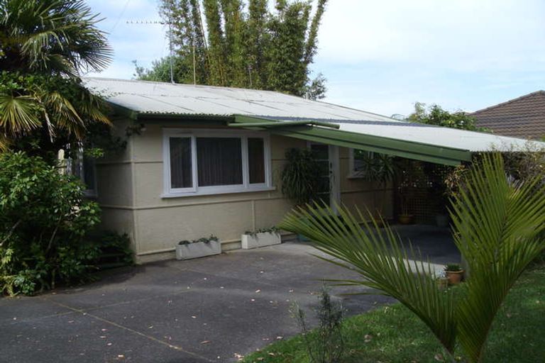 Photo of property in 1/31 Corunna Road, Milford, Auckland, 0620