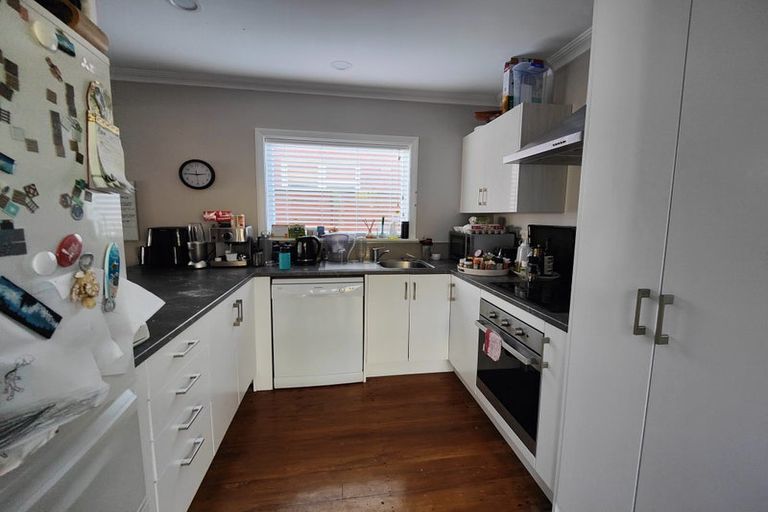 Photo of property in 18 Handyside Street, Tawa, Wellington, 5028