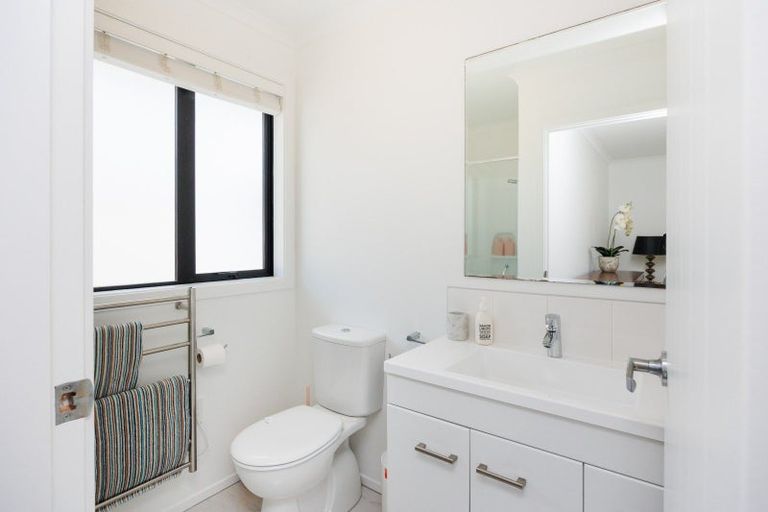 Photo of property in 94 Rosalie Terrace, Kelvin Grove, Palmerston North, 4414