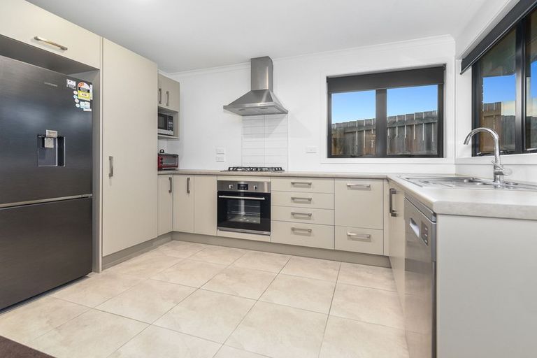 Photo of property in 2/12 Onukutara Place, Huntington, Hamilton, 3281